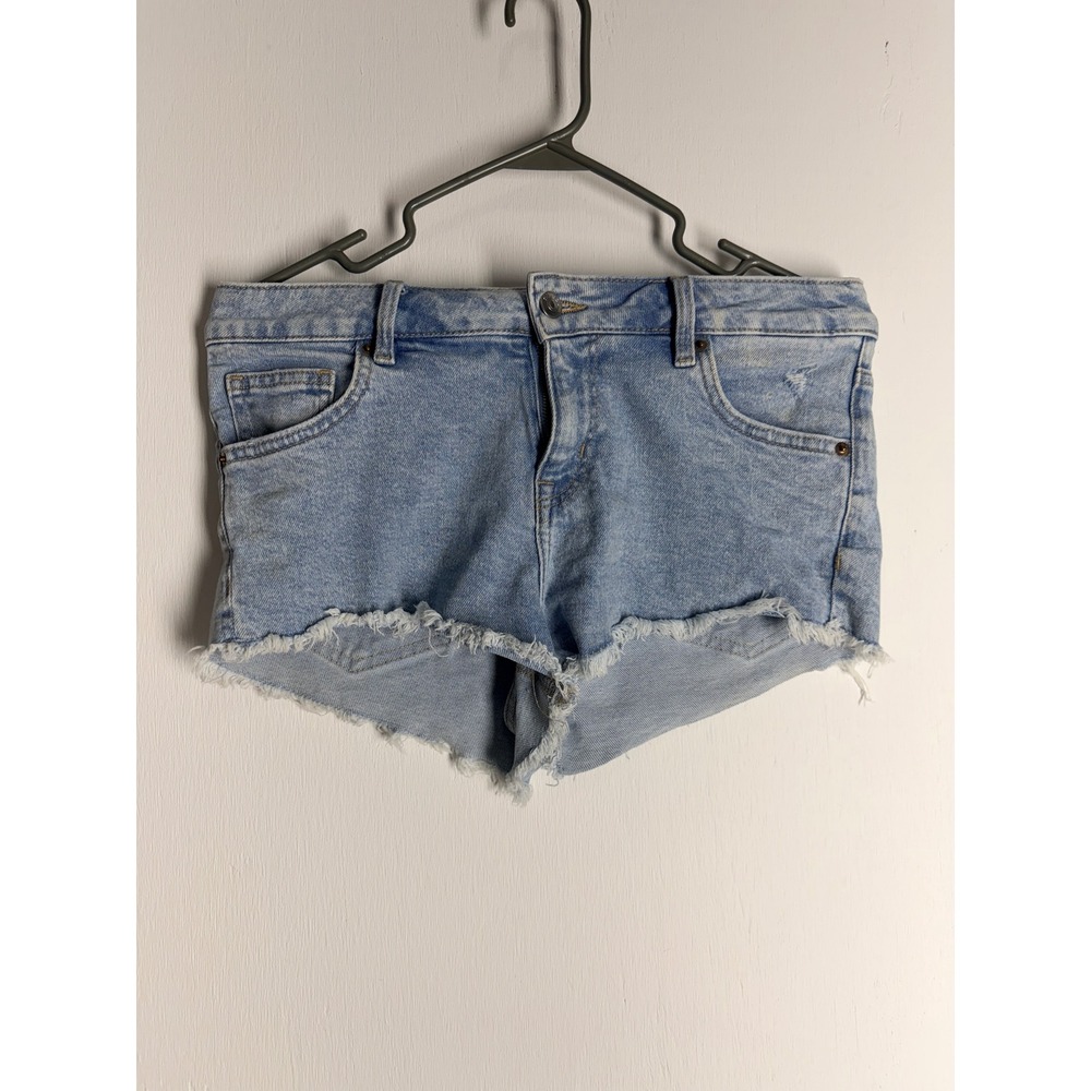 Divided H&M Light Wash Distressed Denim Cut Off Shorts Size 6 Raw Hem